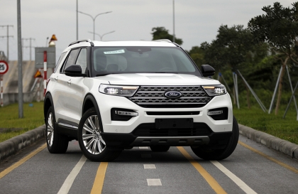 Ford giảm 400 triệu đồng cho Explorer